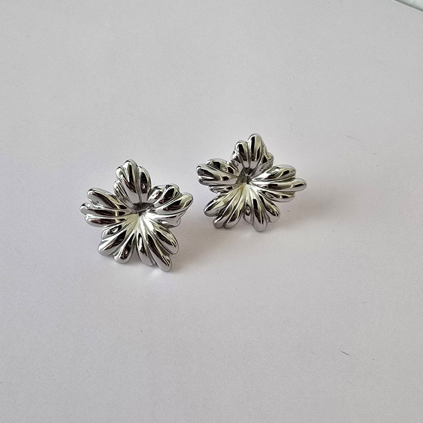 Flor de viento Earring