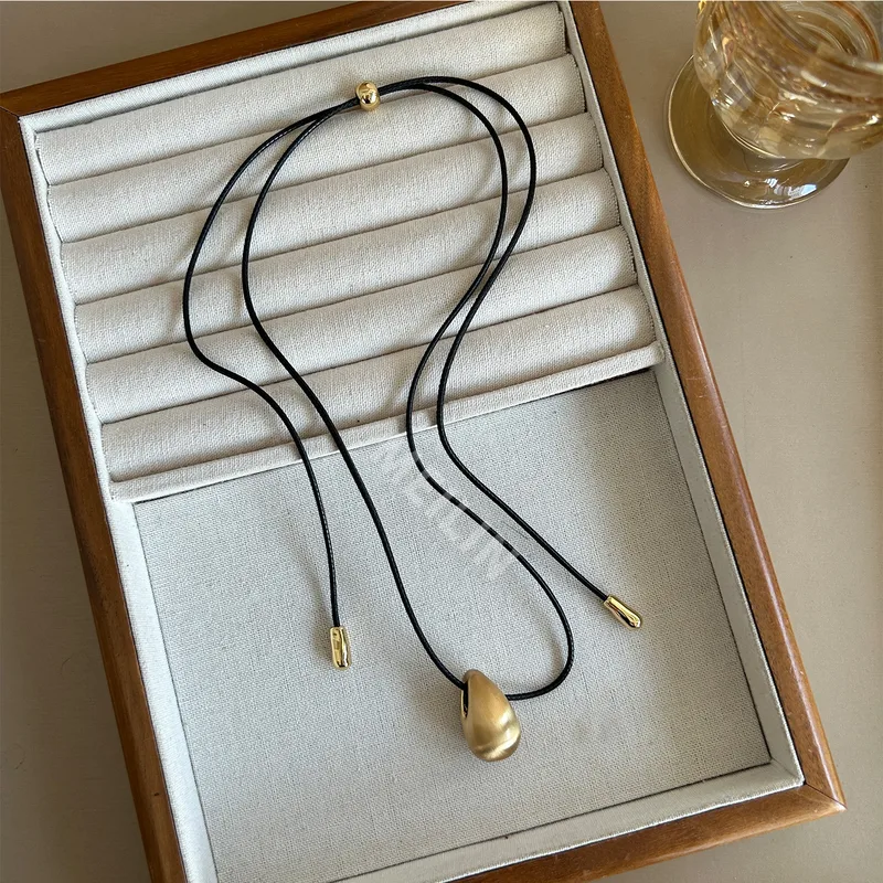 Cord Titan Necklace