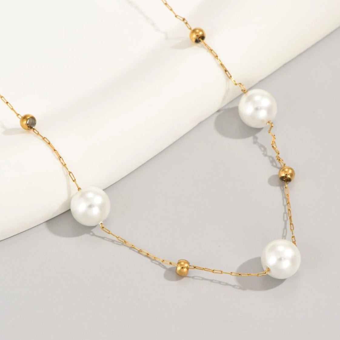 Floating Pearl Necklace