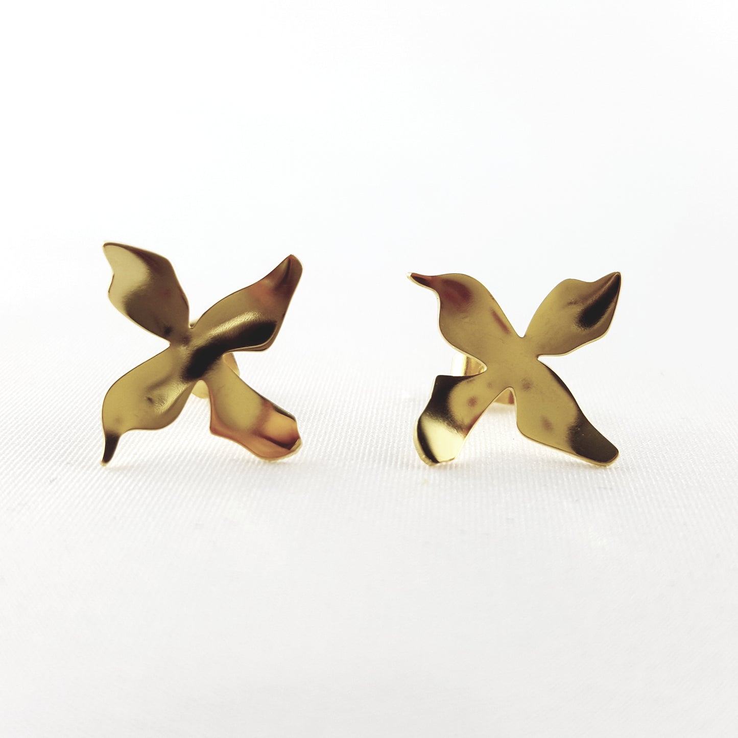 Accesorios de moda Aretes en tendencia fashion - Encuentralos en Lorela