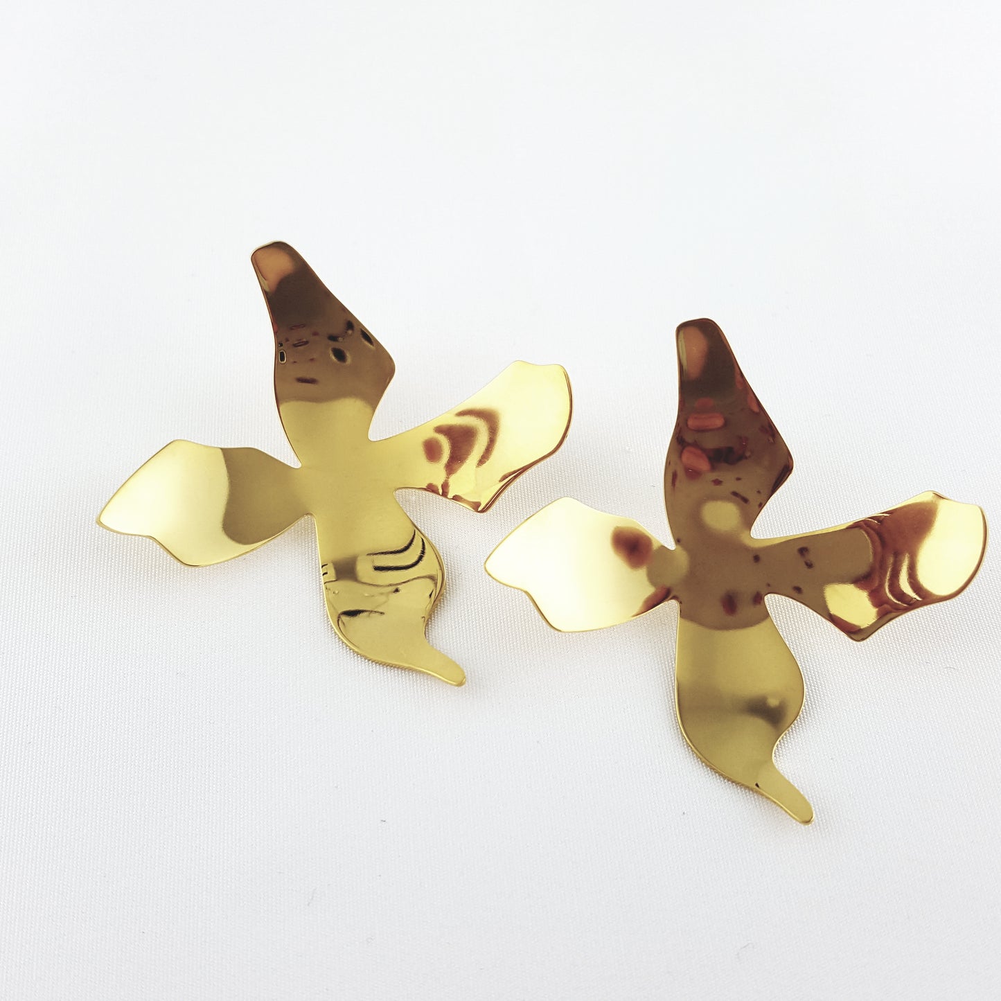 Accesorios de moda Aretes en tendencia fashion - Encuentralos en Lorela