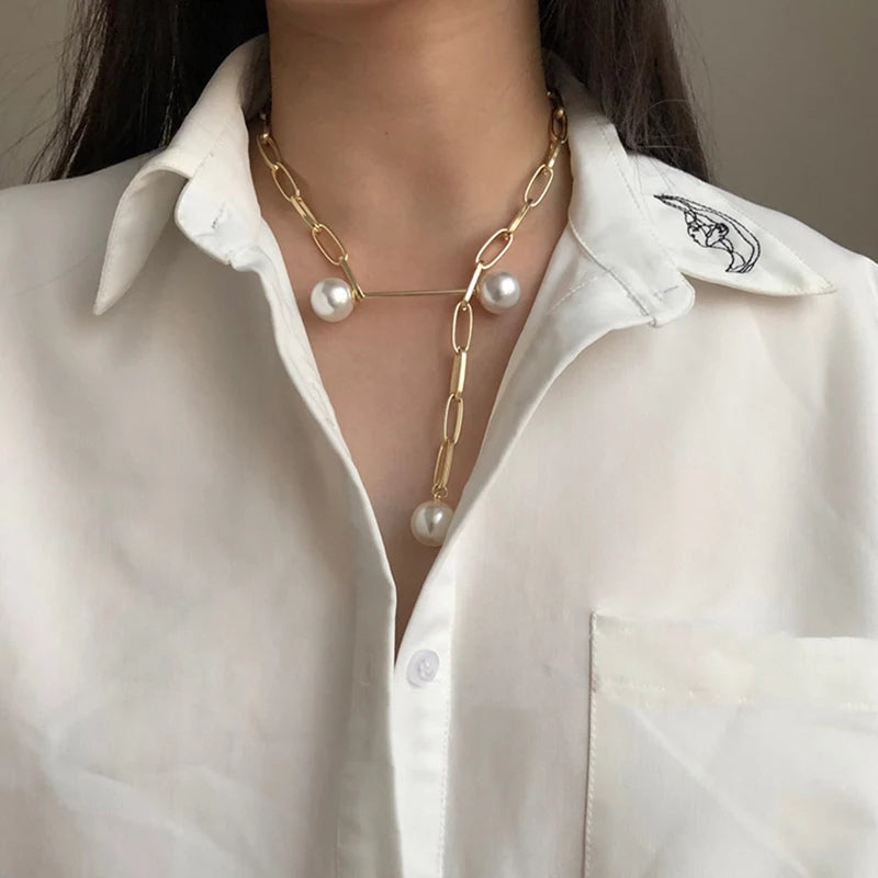 Cadena Pearl Necklace