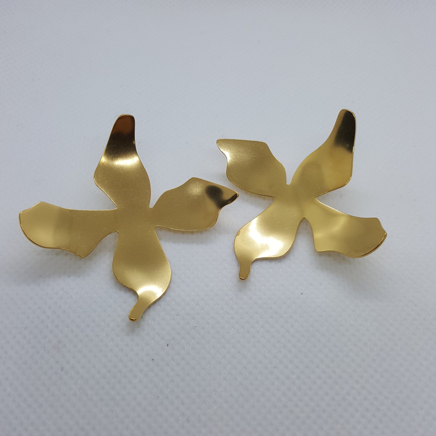 Accesorios de moda Aretes en tendencia fashion - Encuentralos en Lorela