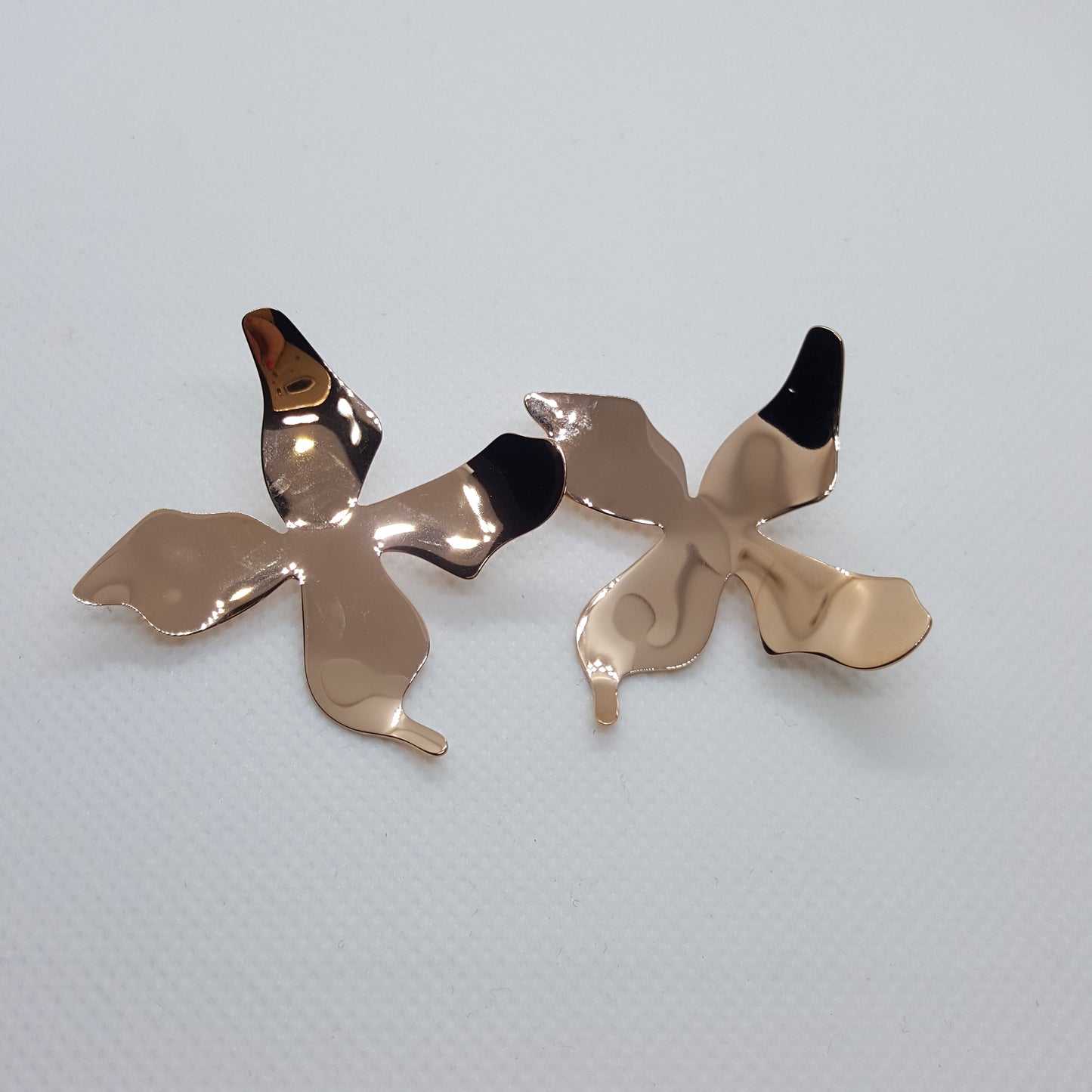 Accesorios de moda Aretes en tendencia fashion - Encuentralos en Lorela