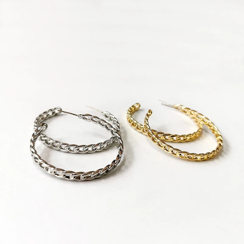 Cadena Hoops Earring