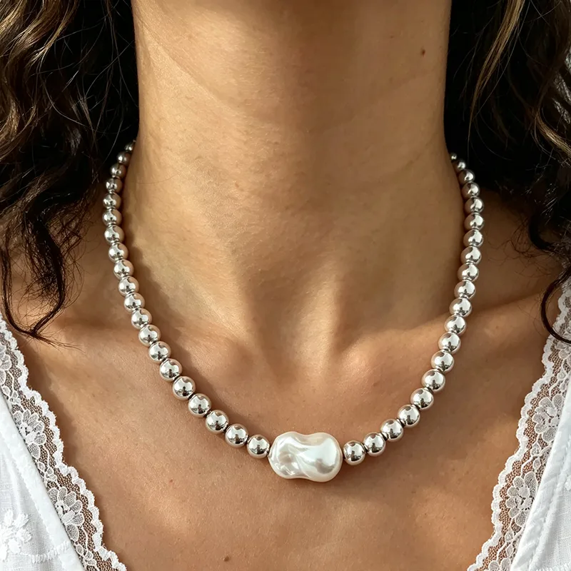 Dot Pearl Necklace
