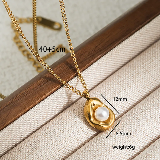 Lones Necklace