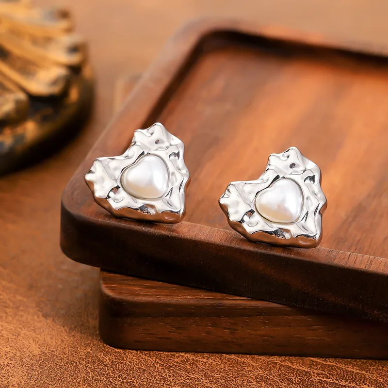 Mini Pendant Earring