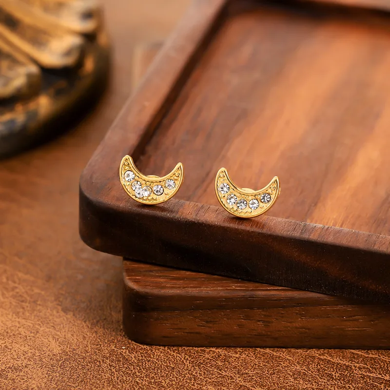 Mini Pendant Earring