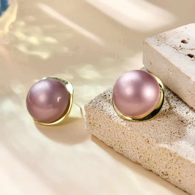 Huge Pearl Earring