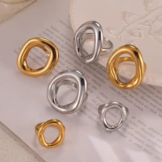 Oval Hueco Ring