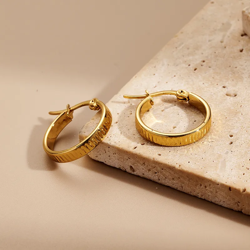 Minimalista Redondo Hoops Earrings