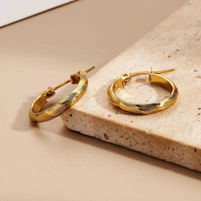 Minimalista Redondo Hoops Earrings