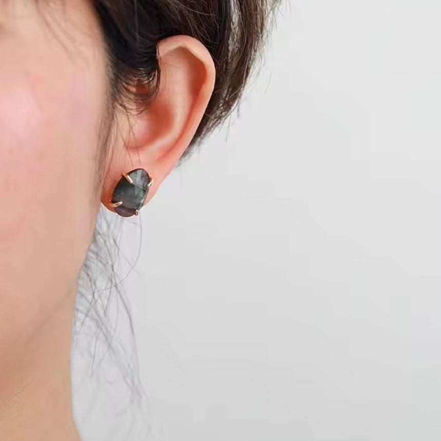 Piedra Minimal Earring