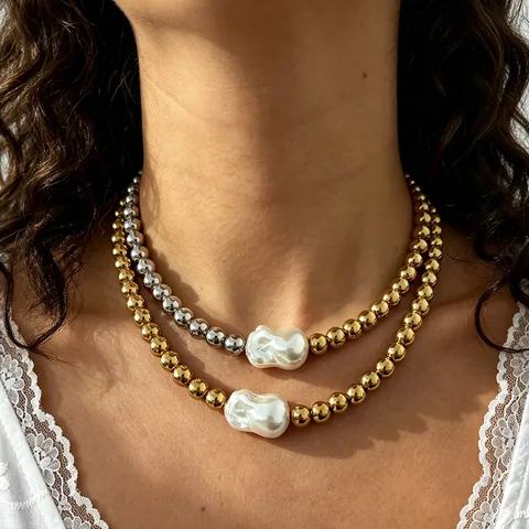Dot Pearl Necklace