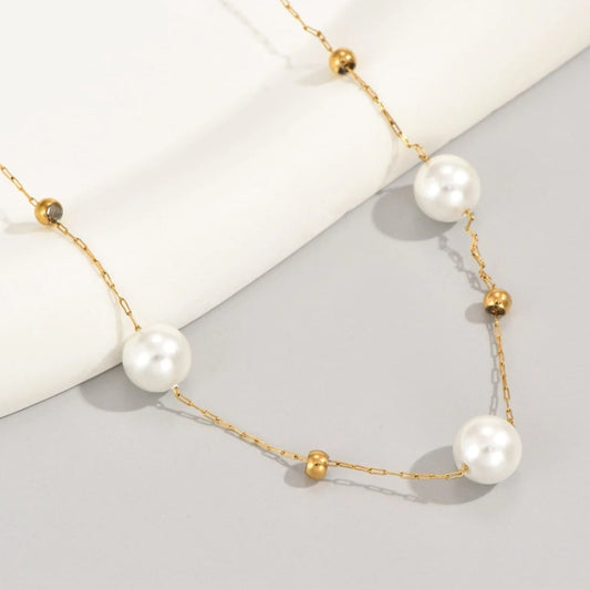 Floating Pearl Necklace