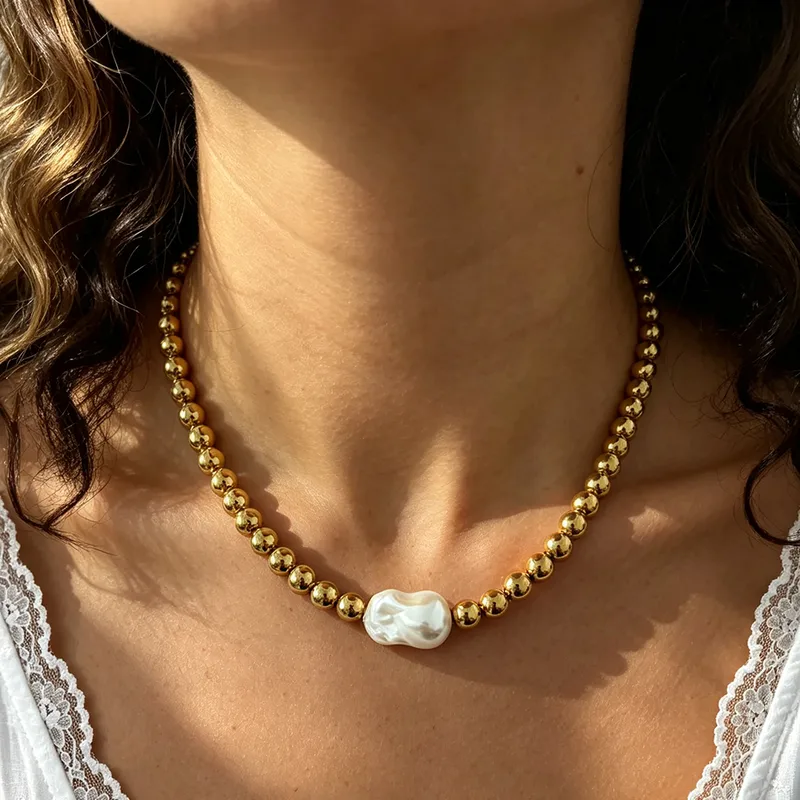 Dot Pearl Necklace