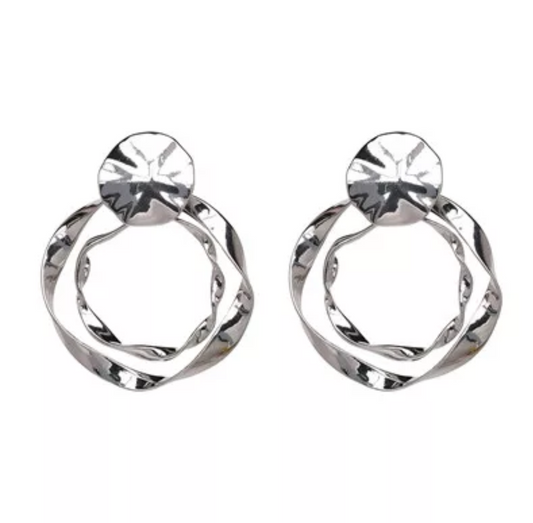 Accesorios de moda Aretes en tendencia fashion - Encuentralos en Lorela